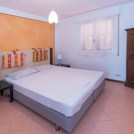 In Mit Grossem Garten Apartment Finale Ligure