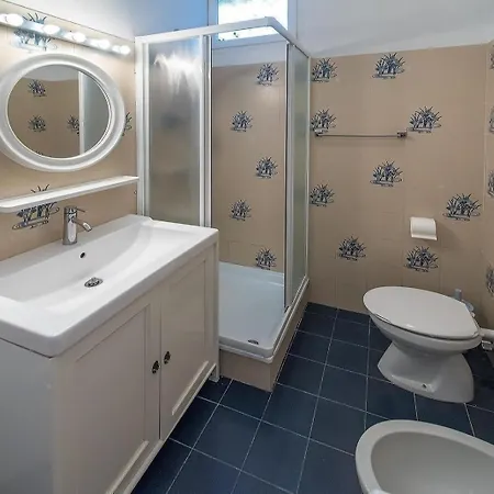 Apartment In Mit Grossem Garten Finale Ligure